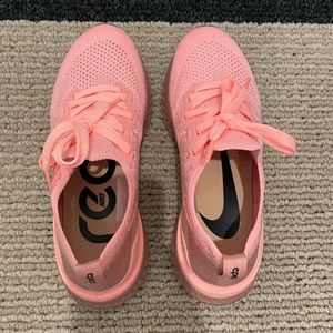 Nike Woman Size 7 US/Preowned